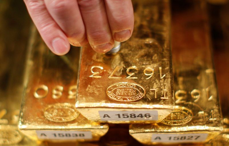 Gold prices rise ahead of holiday season Gold prices rise ahead of holiday season